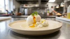 水じゃなく牛乳で。まろやかに仕上がる「ミルク・ポーチドエッグ」の作り方