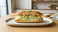 横須賀名物ポテチパンをヴィーガンで：キャベツ×ポテチの食感が楽しい、挟むだけ簡単レシピ