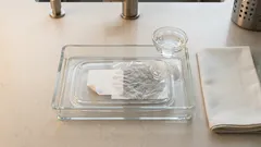 値札シールのベタつき、白酢でスルッと—食器を傷つけにくいはがし方